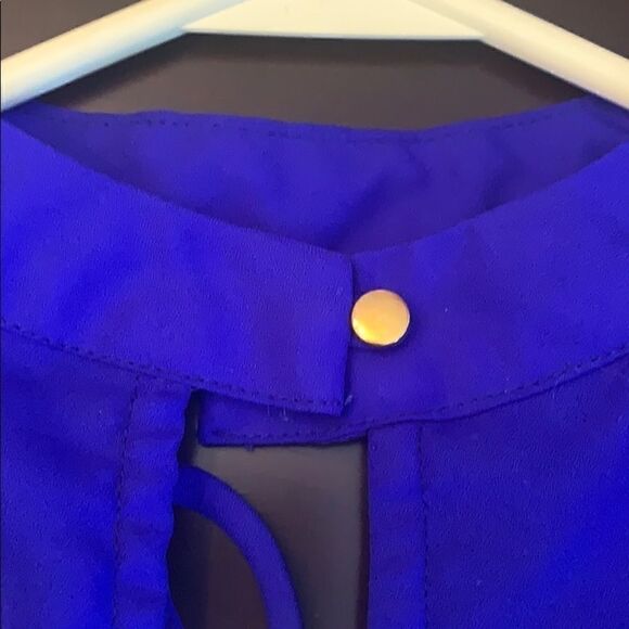 Small Indulge royal blue sleeveless date night top. (J1) - Picture 6 of 8